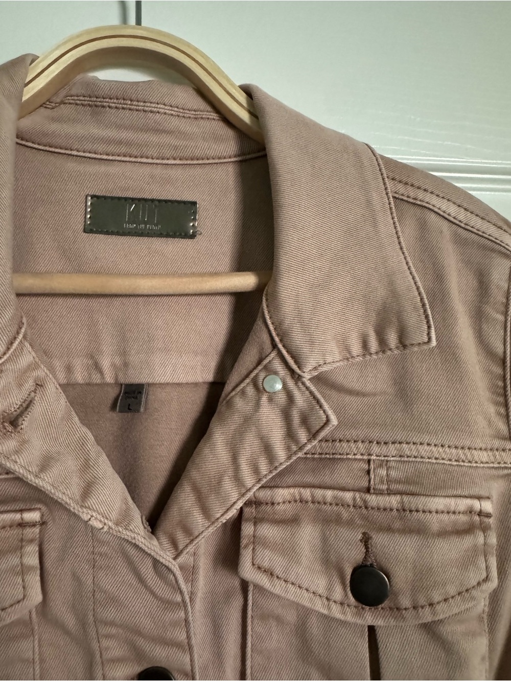 Like-New Kut from the Kloth Kara Denim Jacket Large Dusty Pink Frayed Hem | L - Picture 10 of 11